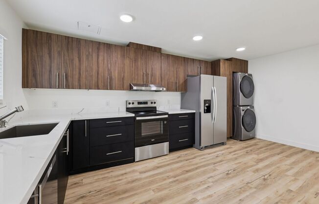 2 beds, 2 baths, 852 sqft, $2,927, Unit 604