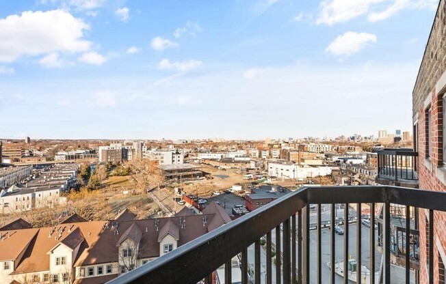 2 beds, 1.5 baths, 805 sqft, $3,250, Unit 801