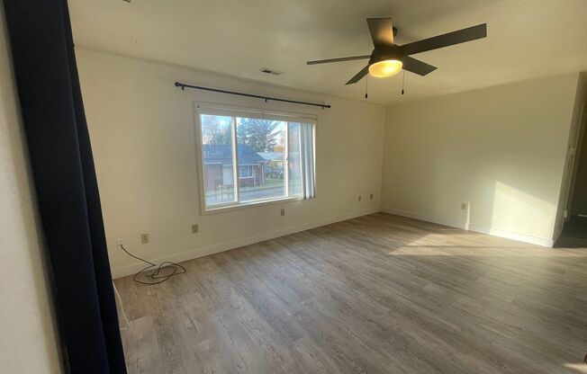 2 beds, 1 bath, $1,600