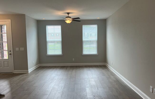 Beautiful Open Concept in a Convenient Location