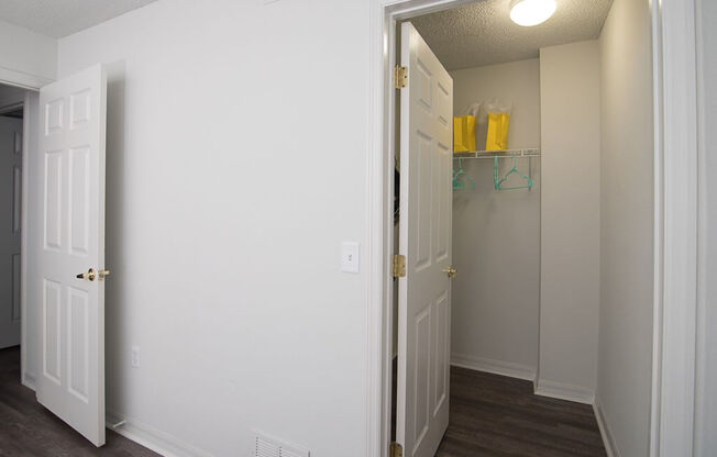 09_p1409681_Woodland_Heights_Apartments_1_PhotoGallery