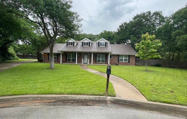 Beautiful Country Living in Colleyville on a almost 1 acre
