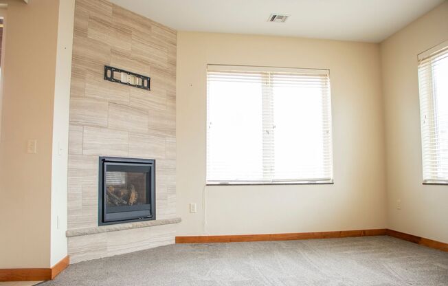 2 beds, 2 baths, $1,795, Unit 202
