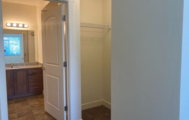 2 beds, 2 baths, 964 sqft, $1,550, Unit 332