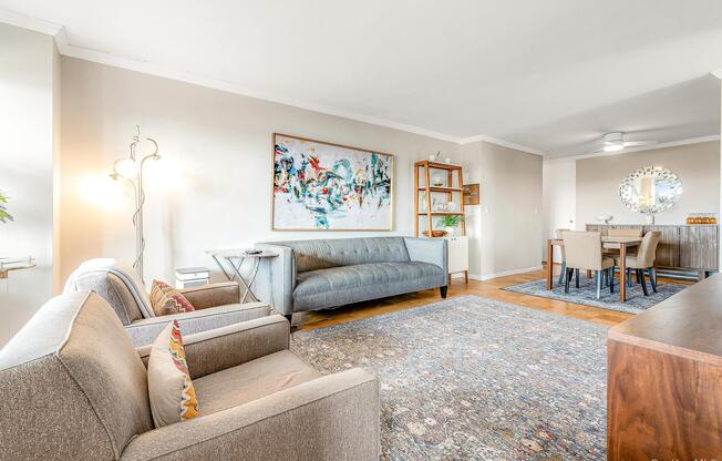 2 beds, 1 bath, 1,000 sqft, $4,250, Unit 11H