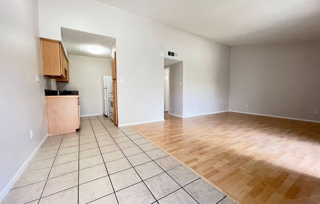 2 beds, 1 bath, 875 sqft, $1,430, Unit OCR-245