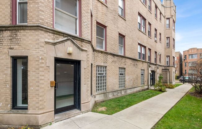 8139-8145 S Maryland Ave