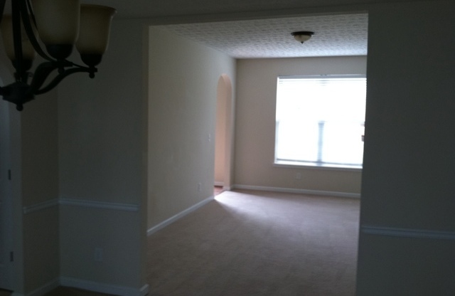 4 bed and 2.5 bath in Lithonia!