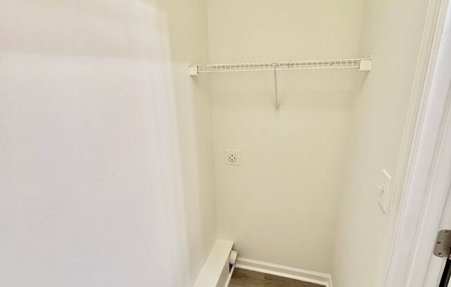2 beds, 2 baths, $1,395, Unit 321-302