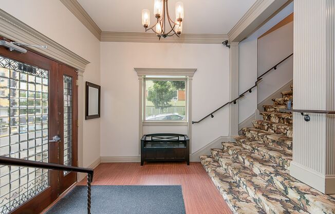 Studio, 1 bath, 400 sqft, $1,195, Unit B05