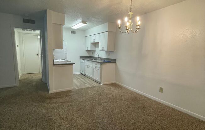 1 bed, 1 bath, 710 sqft, $960, Unit 122