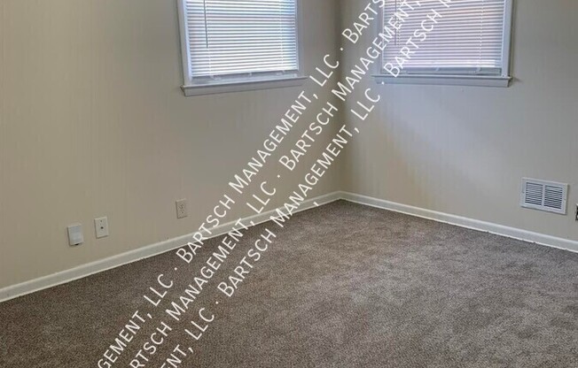 7115 W APPLETON AVE