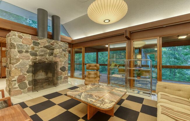 * * Mid-Century Modern Home Designed by Architect George Mastny * *