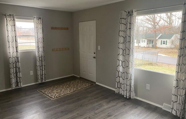 3 bedroom home in Forest Hills Coming Soon!