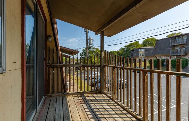 2 beds, 1 bath, 900 sqft, $1,285