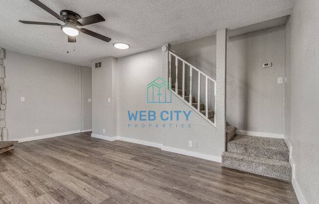 238 ALEXANDRIA DR