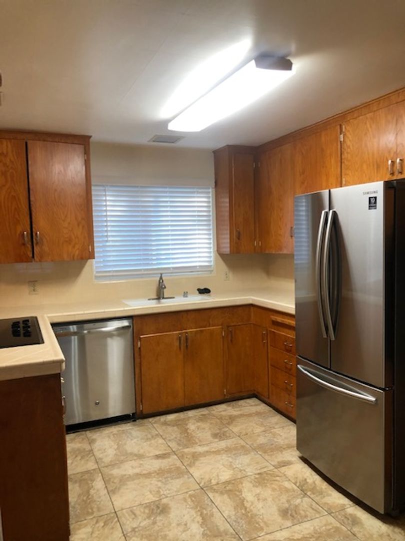 3 beds, 2 baths, $3,900