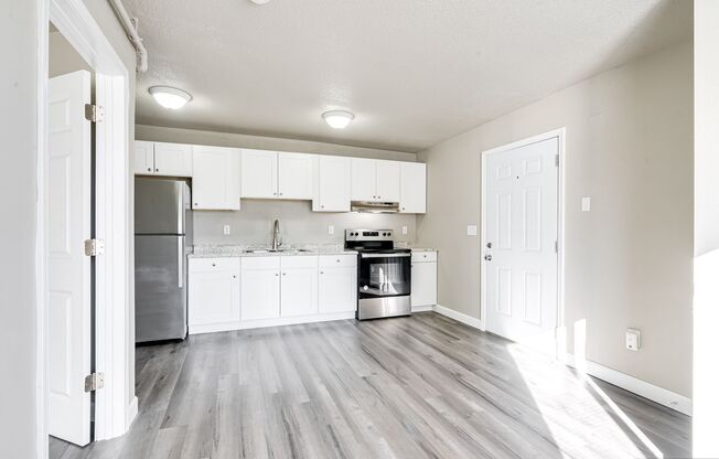 1 bed, 1 bath, 425 sqft, $999, Unit 3030 - i1B