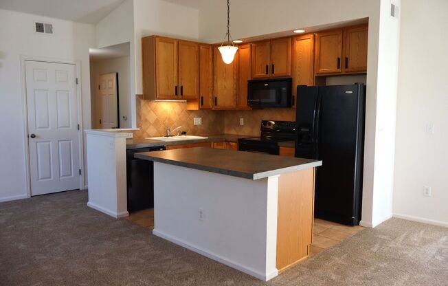 Love Where You Live – 2 Bed Condo in the Heart of Loveland