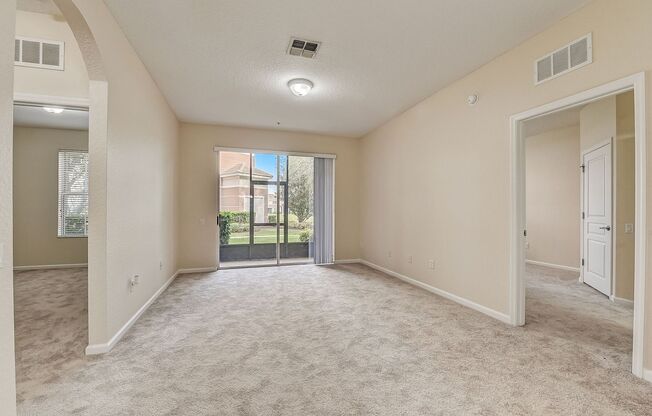 3 beds, 2 baths, $1,865, Unit UNIT 103