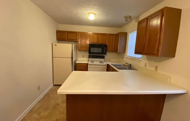 2 beds, 1 bath, 800 sqft, $775, Unit Apt C