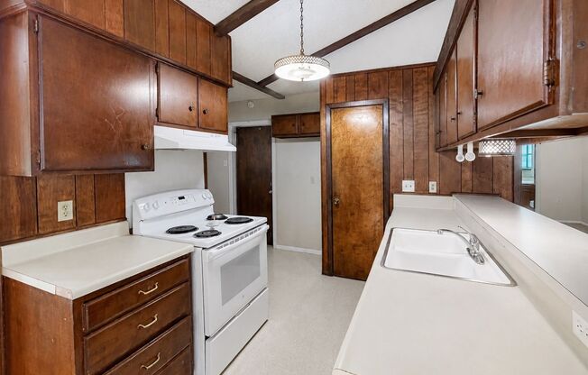 Spacious single-story rental offering 3 bedrooms, 2 full baths and approximately 1,405 square feet - Conveniently located near Loop 410, I-35, Wurzbach Parkway, shopping, dining, San Antonio International Airport and Fort Sam Houston.