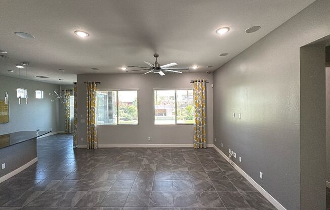 5 bedroom 3.5 bath in Goodyear