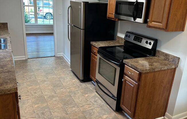 3 beds, 1 bath, $1,900