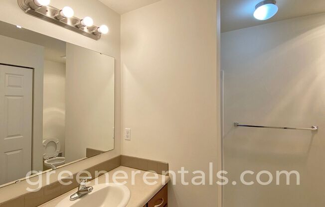 2 beds, 2 baths, 1,050 sqft, $1,750, Unit 1421-201