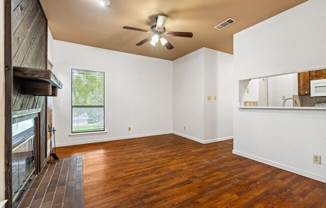 PARK PLACE - ACROSS FROM DKR STADIUM - 1BD / 1BA With Study - WOOD FLOORS - W/D - $1200