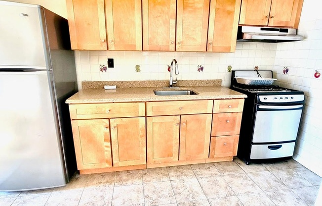 21 W 126 ST
