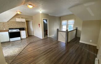 2 beds, 1 bath, $900