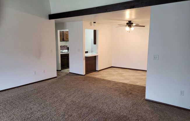 2 beds, 1 bath, 900 sqft, $995, Unit 6