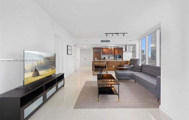 2 beds, 2 baths, 1,327 sqft, $5,100, Unit 495 Brickell Ave # 1610