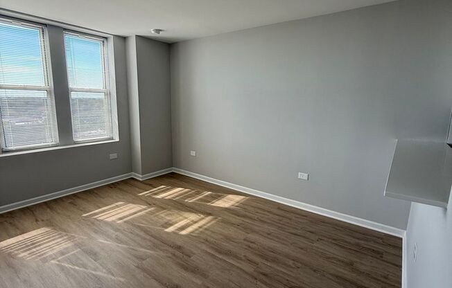 1 bed, 1 bath, 550 sqft, $1,400, Unit 1102