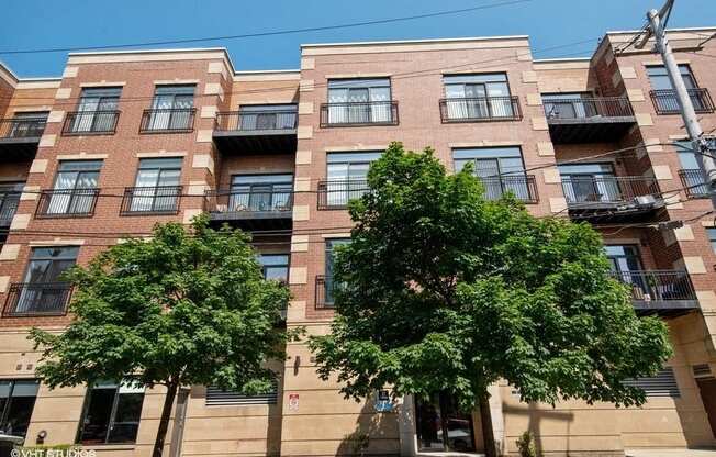 Welcome home to 4651 N Greenview
