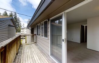 Spacious 2 Bed Apartment in Lakewood(Near American Lake)- Reserved Carport, Large Patio!