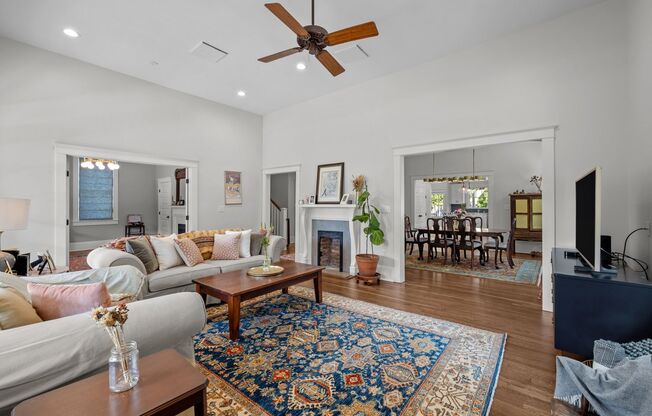 Gorgeous Renovation near Downtown Durham - Soaring Ceilings, Beautiful Finishes, Updated Kitchen & Bathrooms, Pet Friendly!