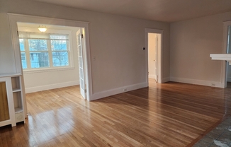 2 beds, 1 bath, 1,300 sqft, $2,800, Unit 2