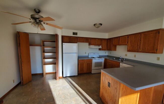 1344 Meadowcreek Dr. Condo Style