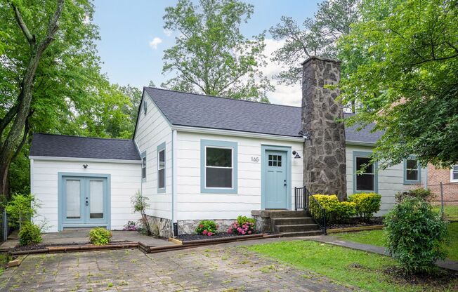 Limited Time Offer: Free Month Rent for this Spacious 3BR/1BTH!