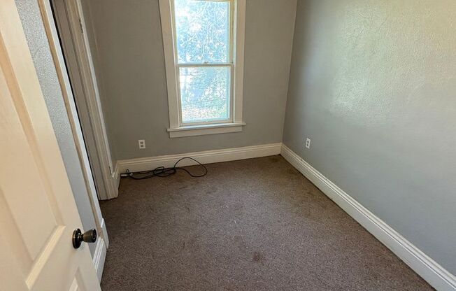 2 bedroom 1 bathroom apartment