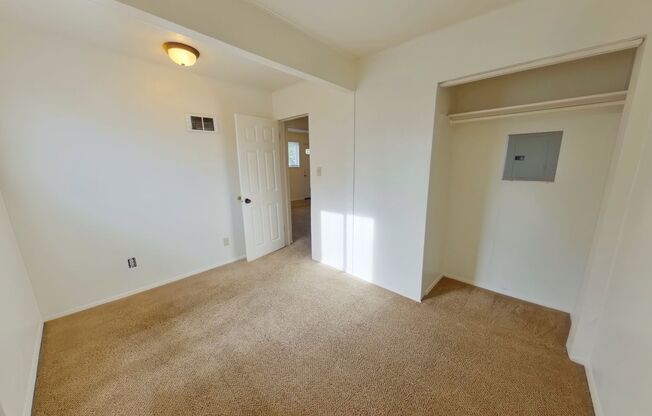 4 beds, 1 bath, $2,600, Unit 1591 High Street - 2