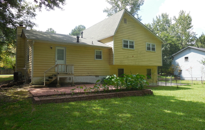 3 beds, 2 baths, $1,750