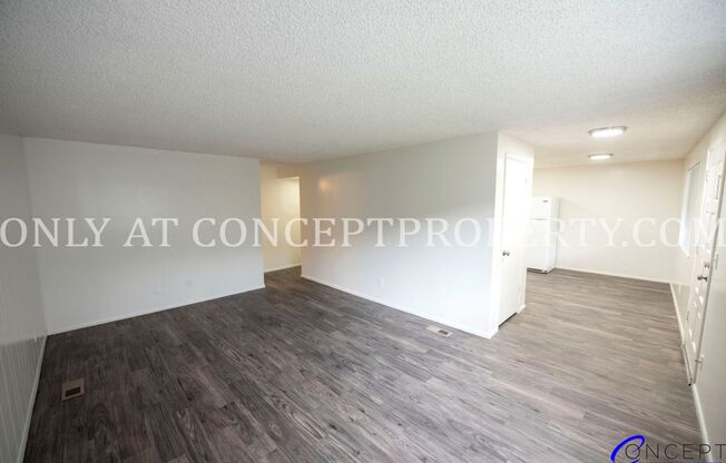 2 beds, 1 bath, 935 sqft, $1,249, Unit 28