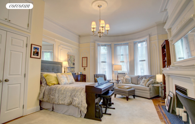47 W 90 ST