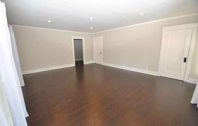 1 bed, 1 bath, $2,400, Unit 312 Temple Ave Unit B