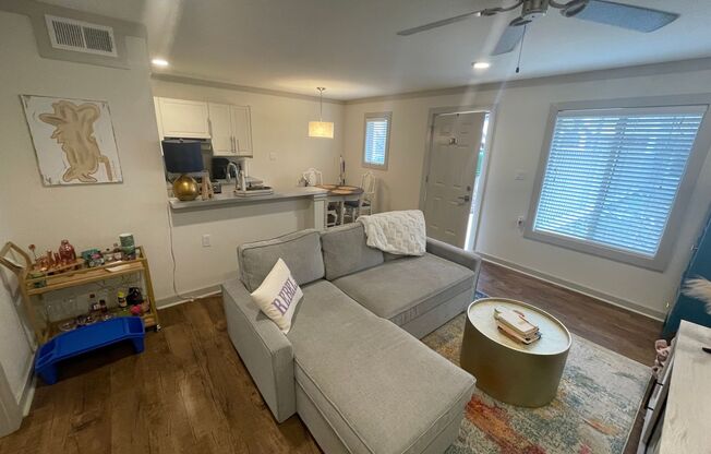 1 bed, 1 bath, $1,375, Unit Unit 202