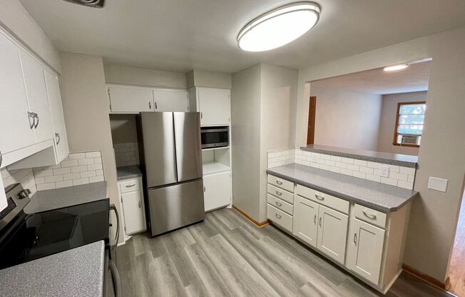Sublet available until 7/31/25 1-bed 1-bath Apartment located in the Vilas Area