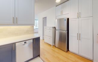 Updated Studio Apartment in Southwest W/Garage Parking & Pets Welcomed